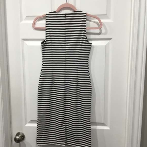 Banana Republic dress.  Size 00P.  Black and white striped.  Excellent conditio. - Picture 2 of 6